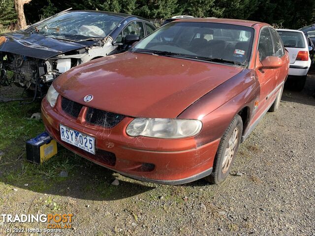 2001 HOLDEN - COMMODORE Right Rear Hub Assembly