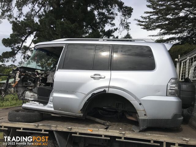 2007 MITSUBISHI - PAJERO Right Rear Side Glass