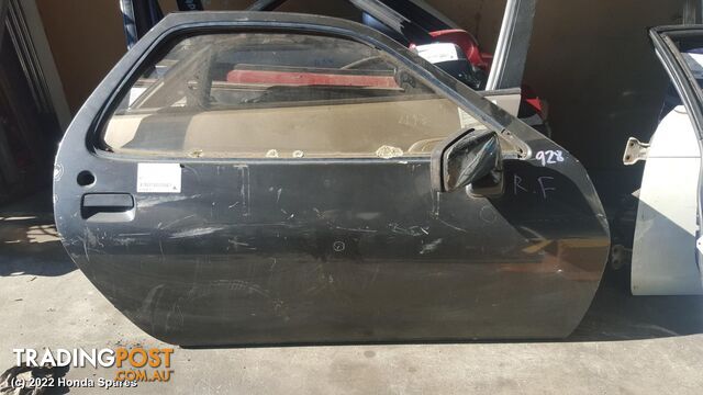 1984 PORSCHE - 928 Right Front Door