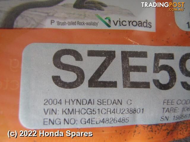2004 HYUNDAI - ACCENT Right Front Door Window