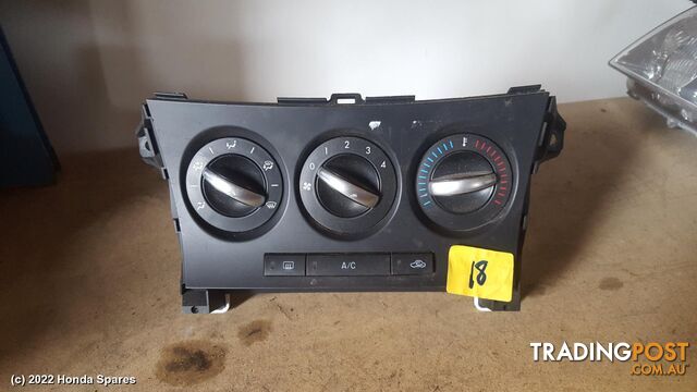 2013 MAZDA - 3 Right Front Hub Assembly