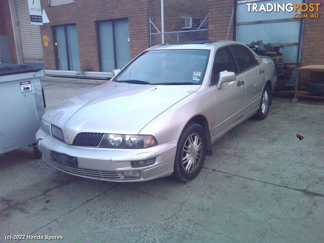 2001 MITSUBISHI - VERADA Right Front Door