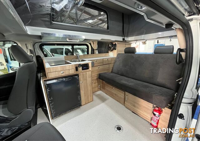 Toyota Hiace LWB - photo 4 of 9