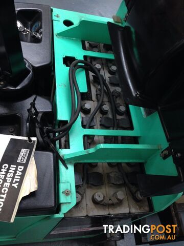 FORKLIFT Mitsubishi Walkie, Ride Stacker - photo 2 of 9