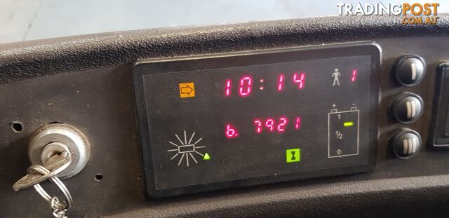 B.T RR M1.4 Electric Reach Truck - photo 3 of 3