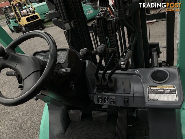 Diesel 3.0T Container Mast Forklift - photo 5 of 5