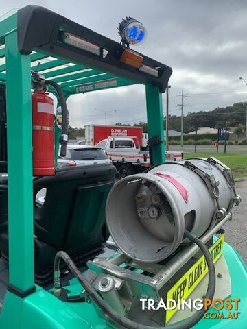 Mitsubishi Container Entry 2.5T Fully Refurbished With New Rotation fork Grab - photo 4 of 9