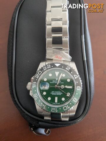 Right handed wrist watch