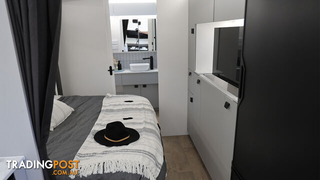 BIG RED 20 FT ENSUITE