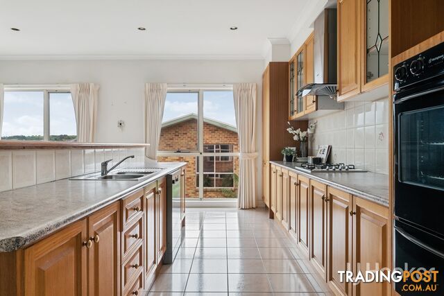 13 Balfour Court BERWICK VIC 3806