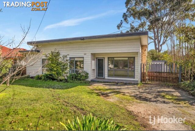 8 Normleith Grove BORONIA VIC 3155