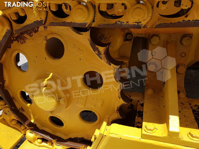 Komatsu D20A-7 dozer with Rippers