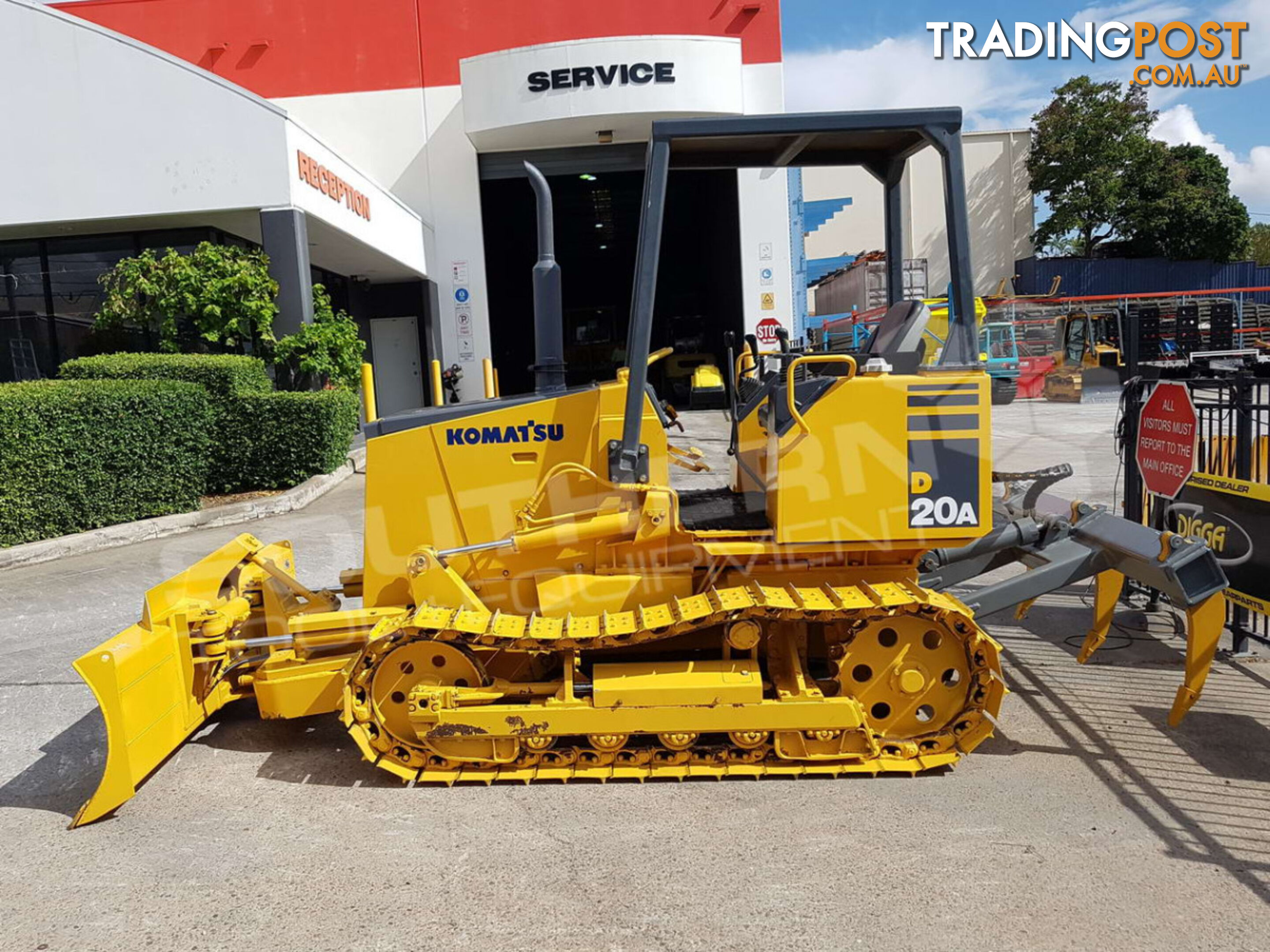 Komatsu D20A-7 dozer with Rippers