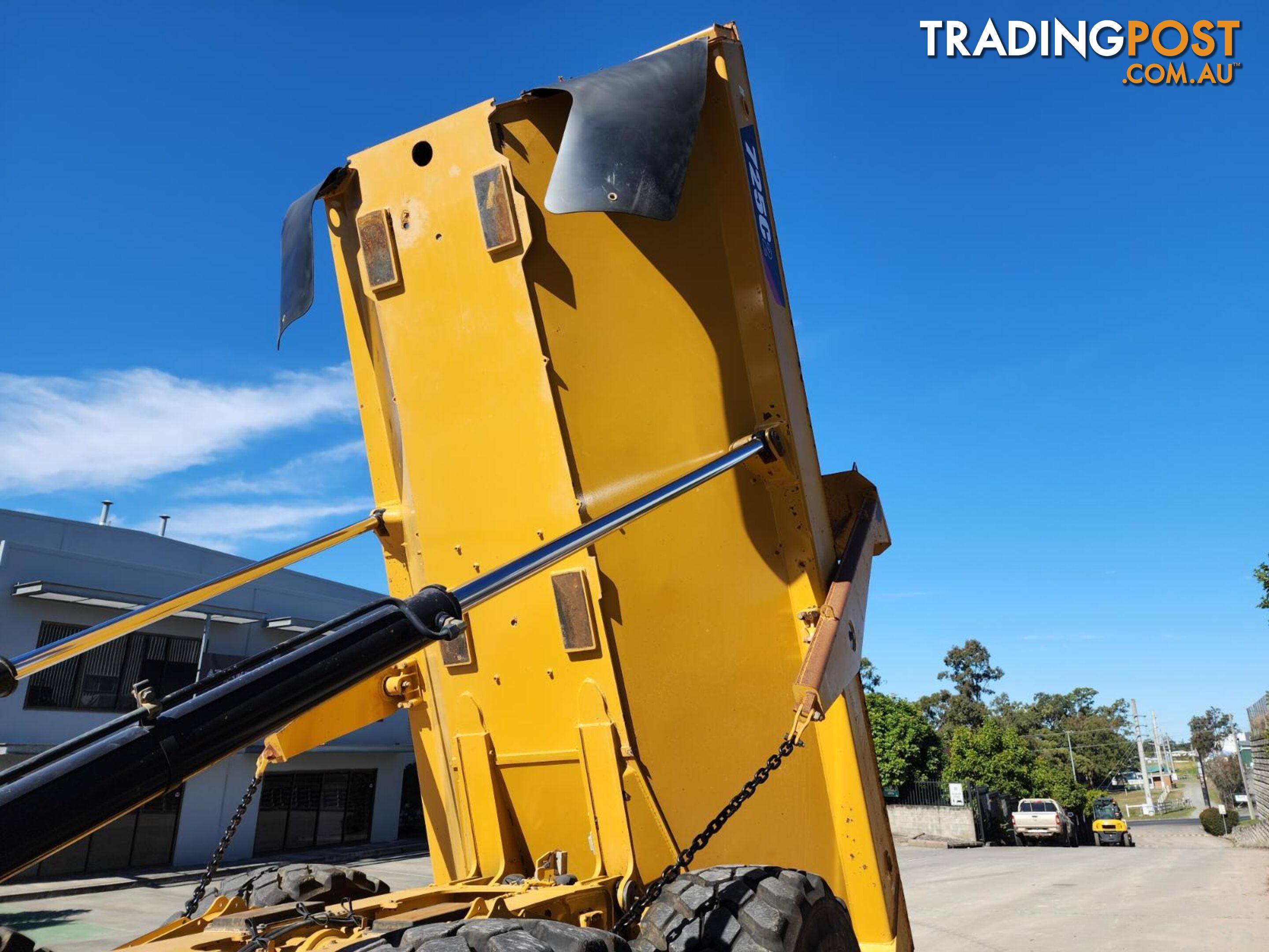 2015 Caterpillar 725C2 Articulated Dump Truck (Stock No. 97672)