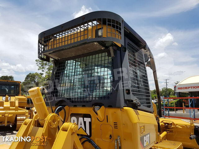 CATERPILLAR D3K XL Bulldozer Stick Rake fitted