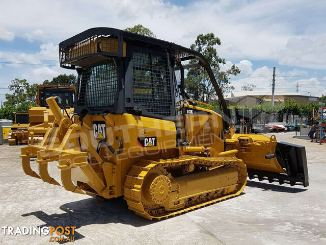 CATERPILLAR D3K XL Bulldozer Stick Rake fitted