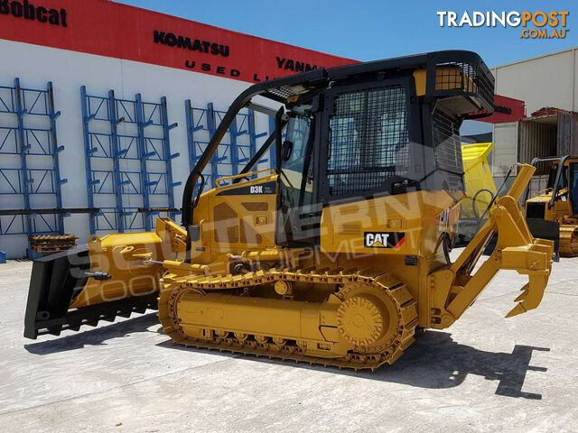 CATERPILLAR D3K XL Bulldozer Stick Rake fitted