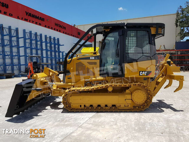 CATERPILLAR D3K XL Bulldozer Stick Rake fitted