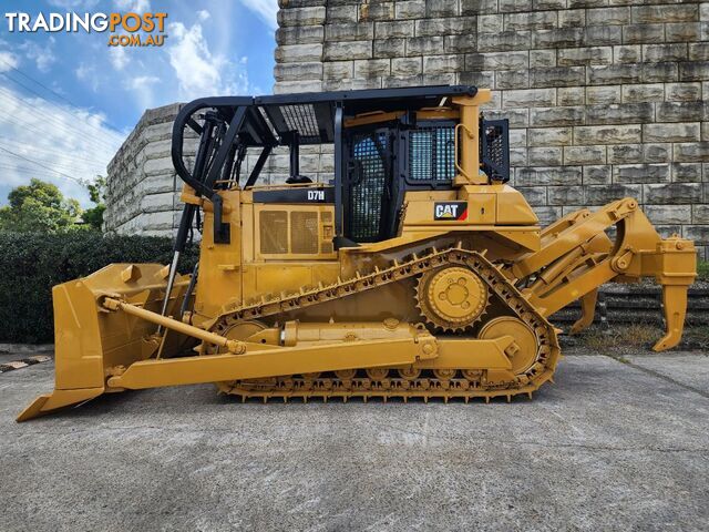 Caterpillar D7H Bulldozer