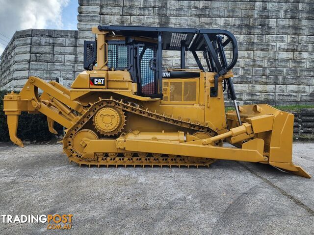 Caterpillar D7H Bulldozer