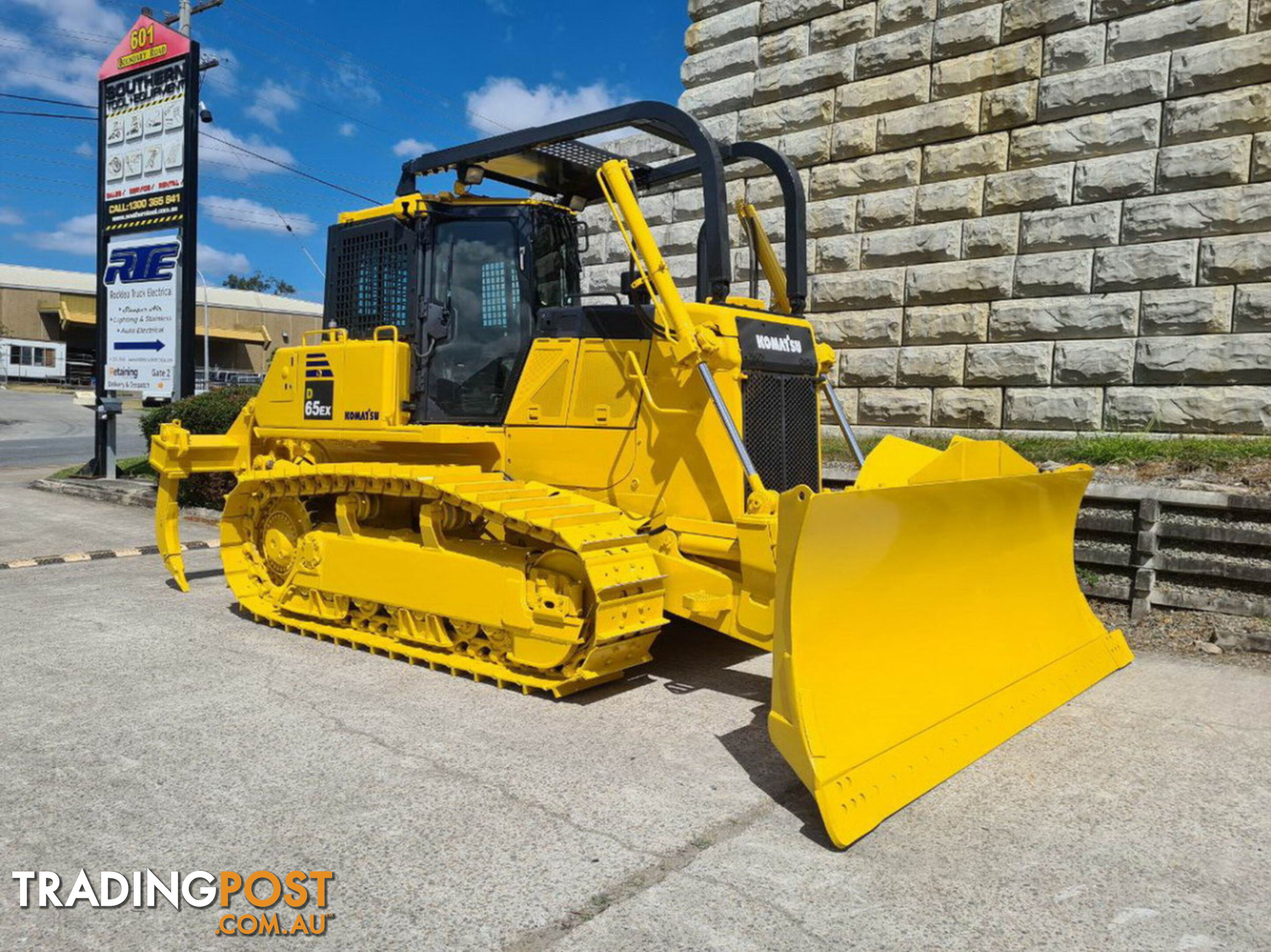 2015 Komatsu D65EX-18 Bulldozer (Stock No. 85942)