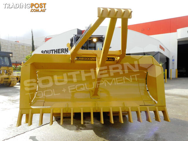 Caterpillar D5K WT Bulldozer with Drive in Stick Rake Tree Spear