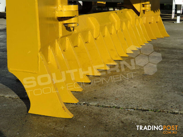 Heavy Duty Caterpillar D5N D6N Dozer Bi-Folding Stick Rake - photo 5 of 16