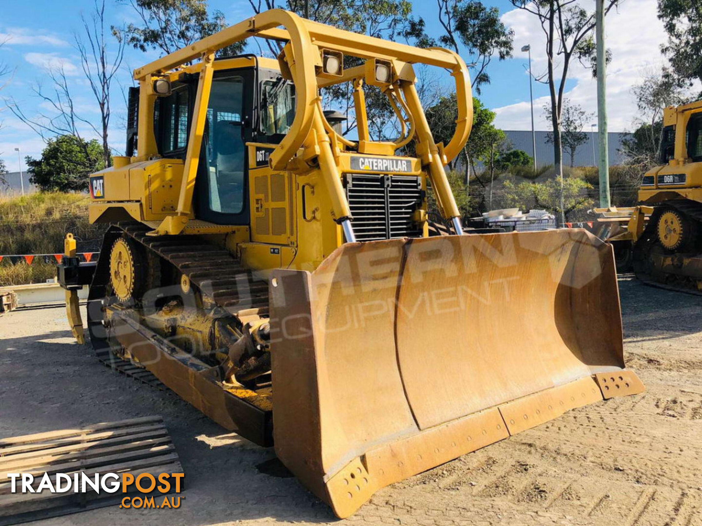 Caterpillar D6T XL Bulldozer SU Blade