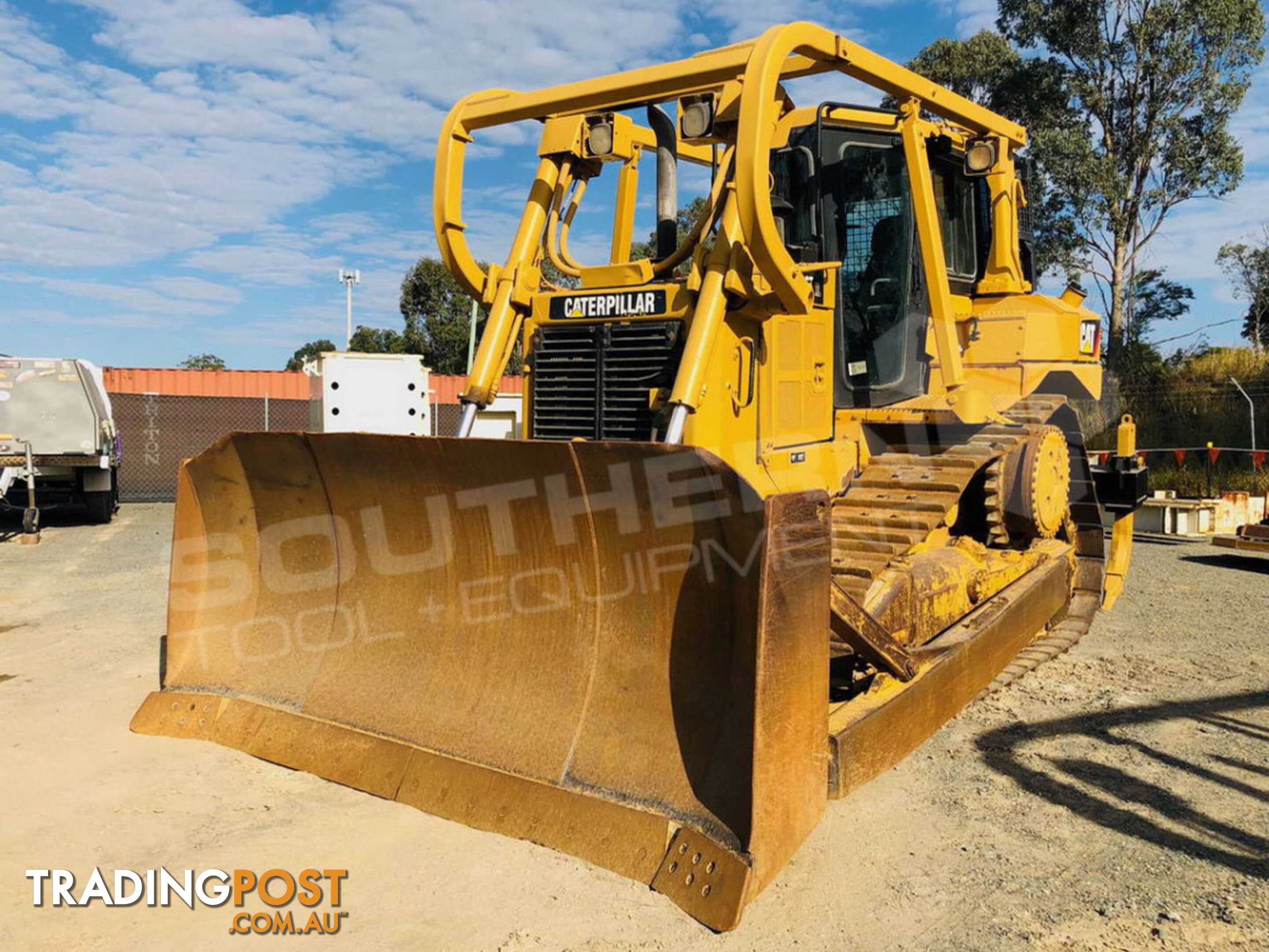 Caterpillar D6T XL Bulldozer SU Blade