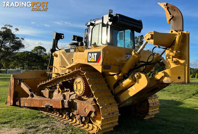 2017 Caterpillar D8R Bulldozer - photo 2 of 18