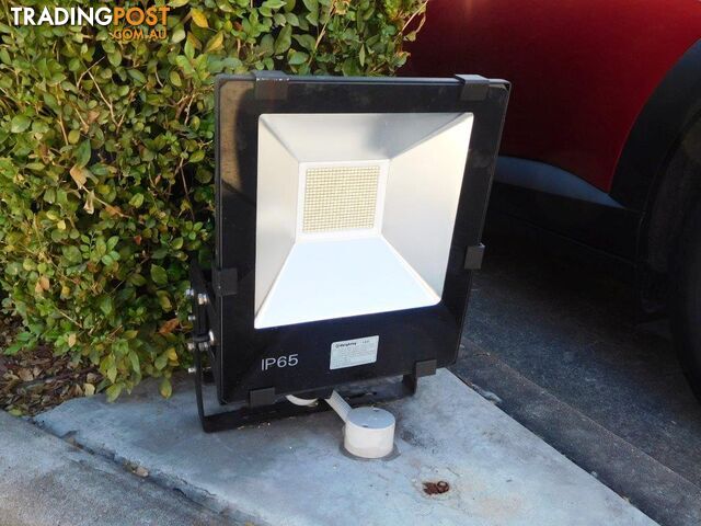 200W IP65 Water proof LED FLOOD Light - 7000k.240V/50Hz.