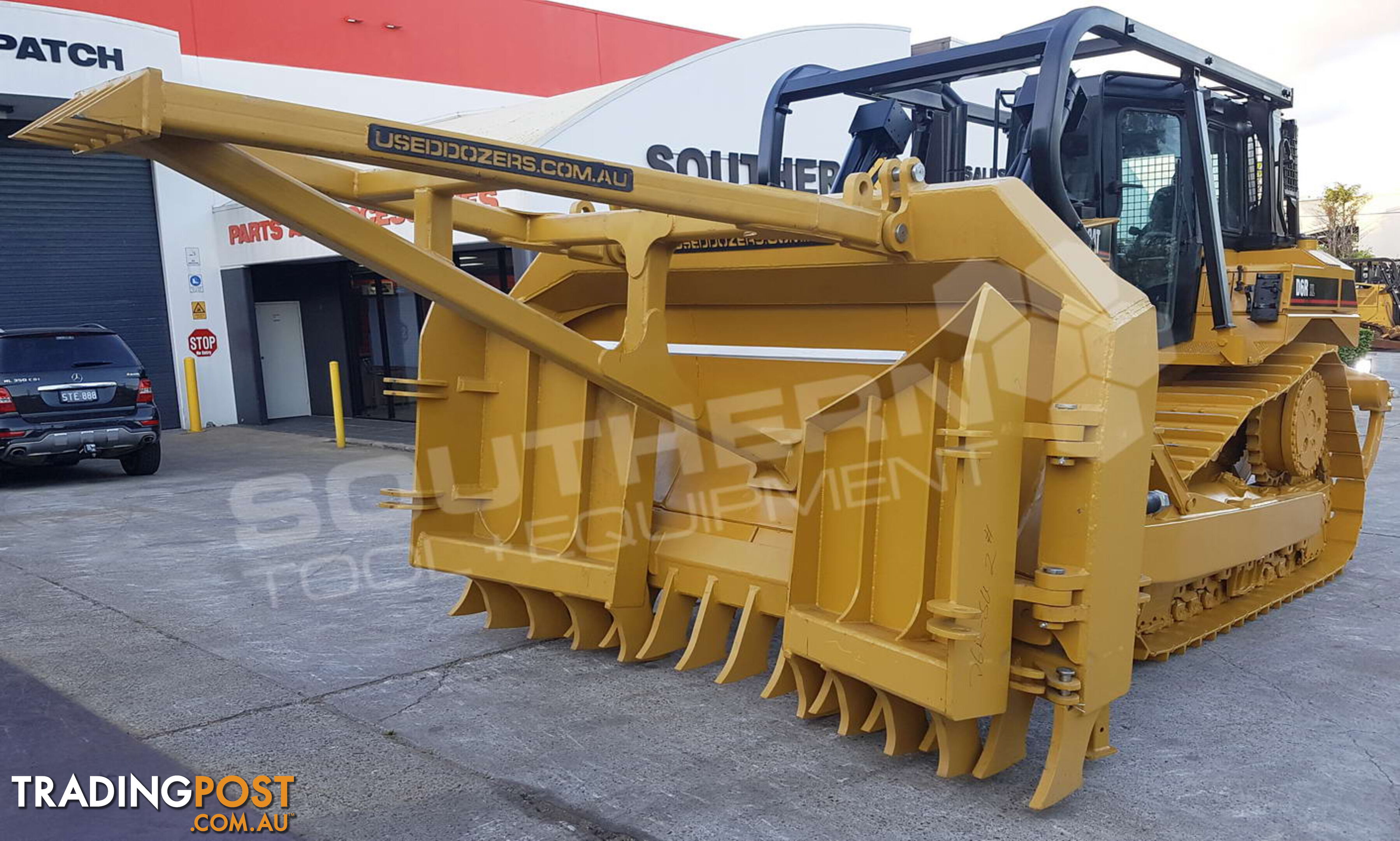 CATERPILLAR D6R XL Bulldozer SU Blade Stick Rake & Tree Spear fitted