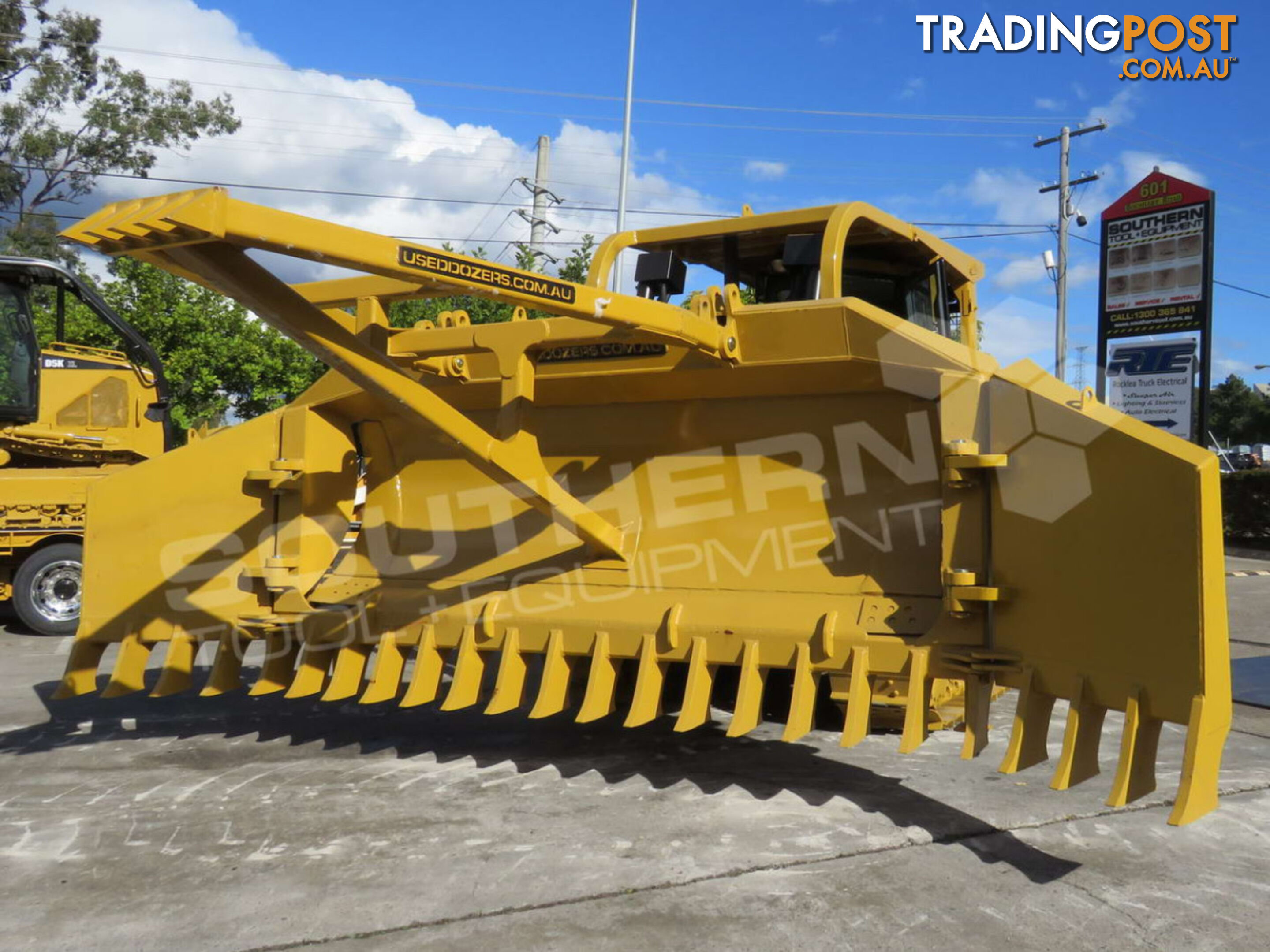 Caterpillar D6R XW Bulldozer Rippers Stick Rake & Tree Spear