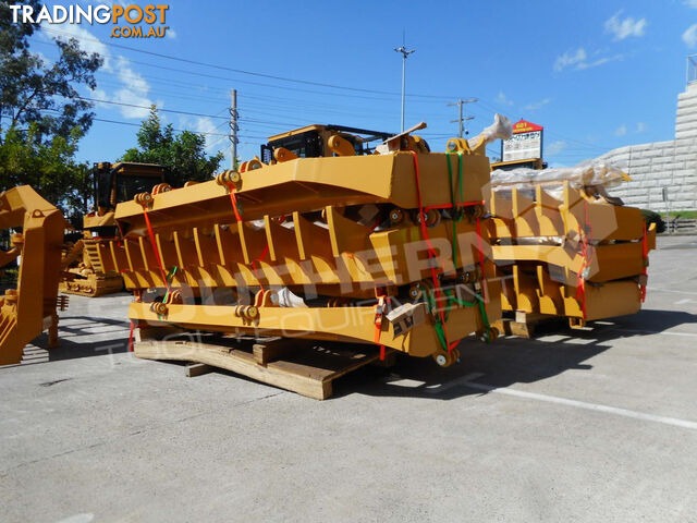 Heavy Duty Caterpillar D5M D6M Dozer Bi-Folding Stick Rake 