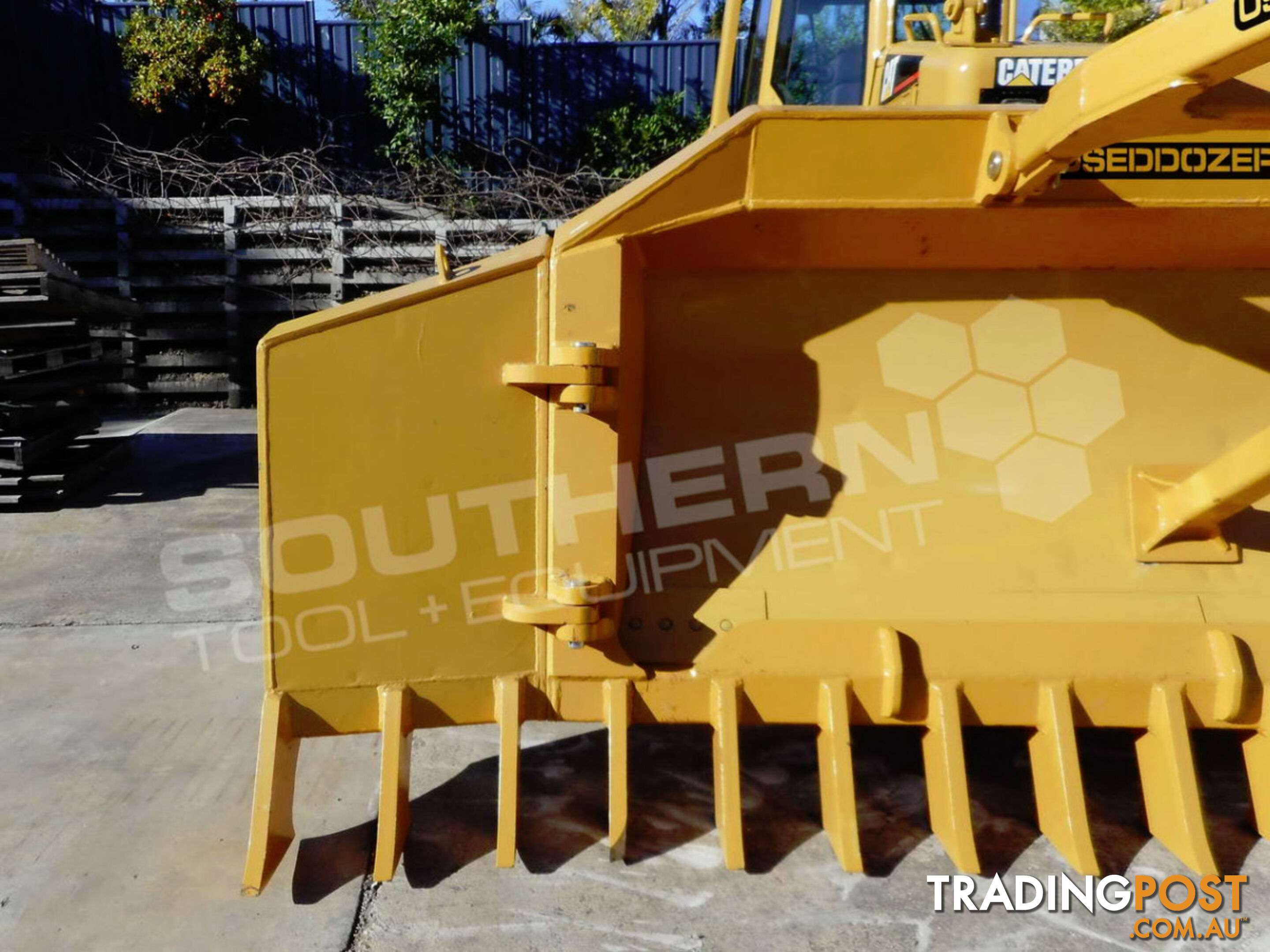 Heavy Duty Caterpillar D5M D6M Dozer Bi-Folding Stick Rake 