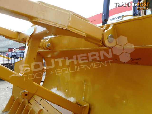 Heavy Duty Caterpillar D5M D6M Dozer Bi-Folding Stick Rake 