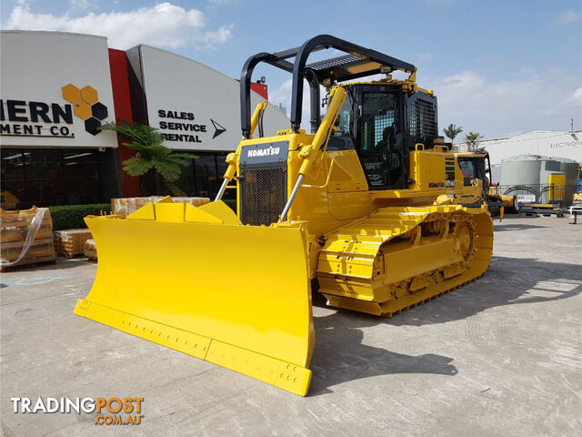  2013 Komatsu D65WX-17 Dozer