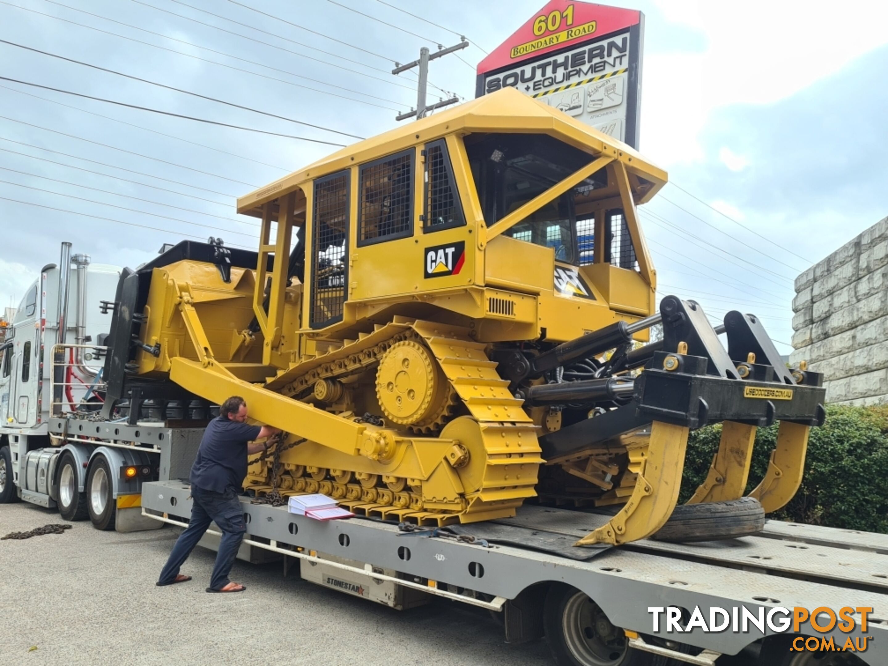 Caterpillar D6R XL Bulldozer (Stock No. 83642)