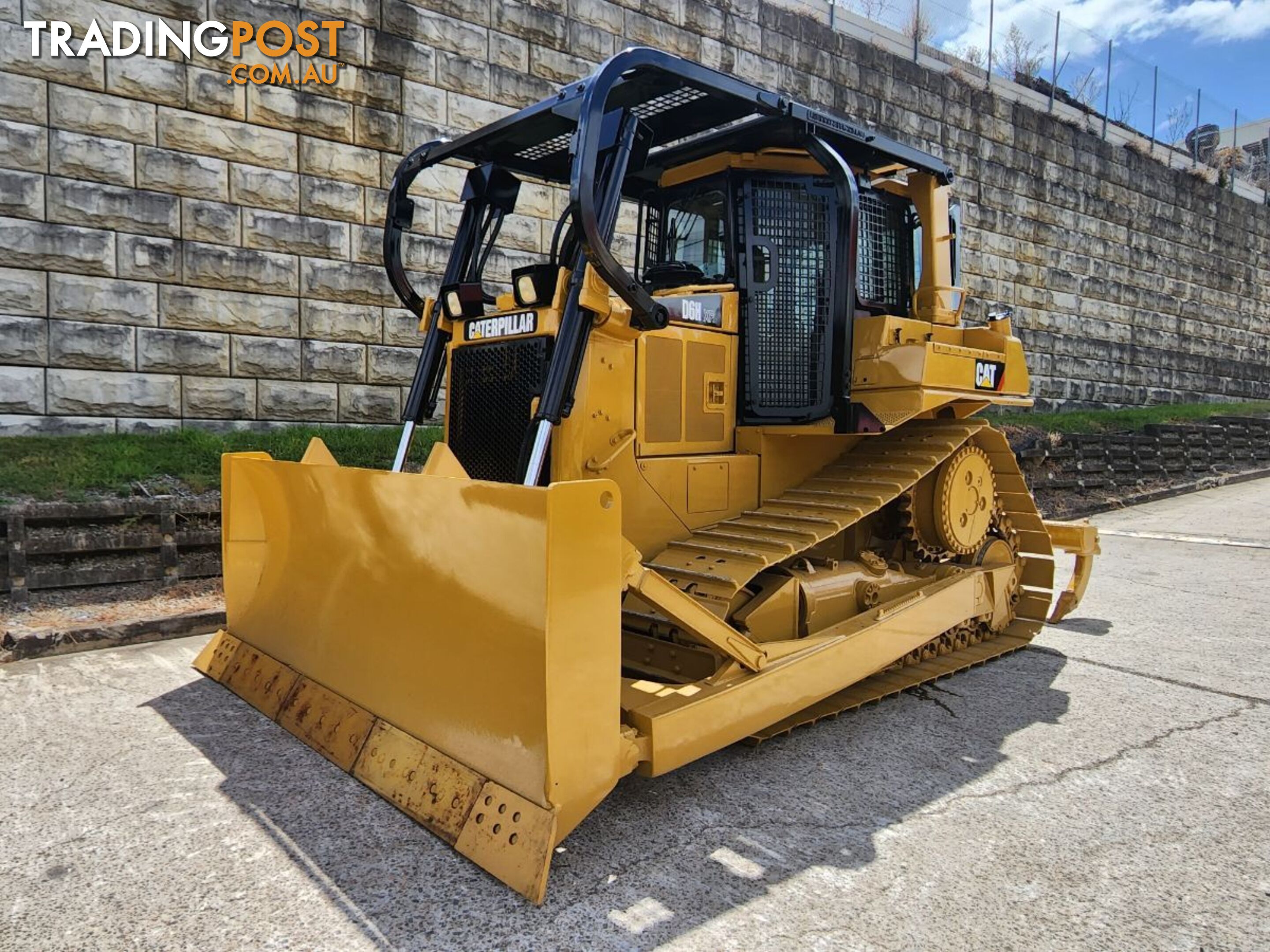 Caterpillar D6H XR Bulldozer (Stock No. 94811)