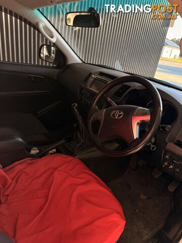 2015 Toyota Hilux Ute Manual - photo 4 of 4