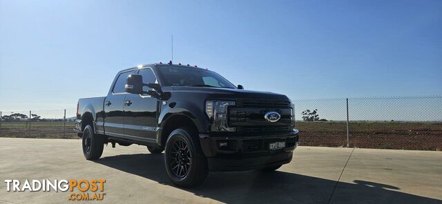 2019 FORD F250 LARIAT BADGE UTILITY