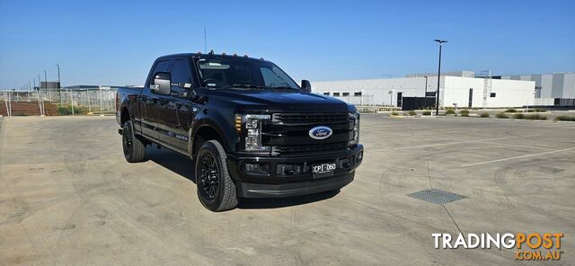 2019 FORD F250 LARIAT BADGE UTILITY