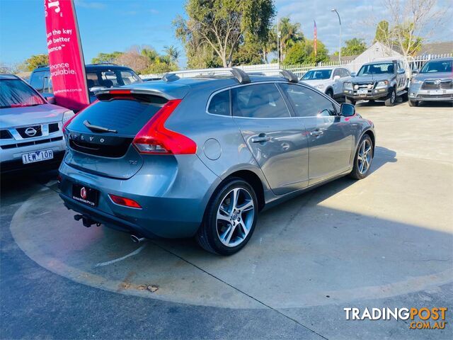 2014 VOLVO V40 T4KINETIC  5D HATCHBACK