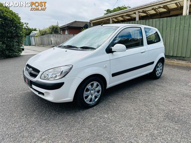 2010 HYUNDAI GETZ S  3D HATCHBACK