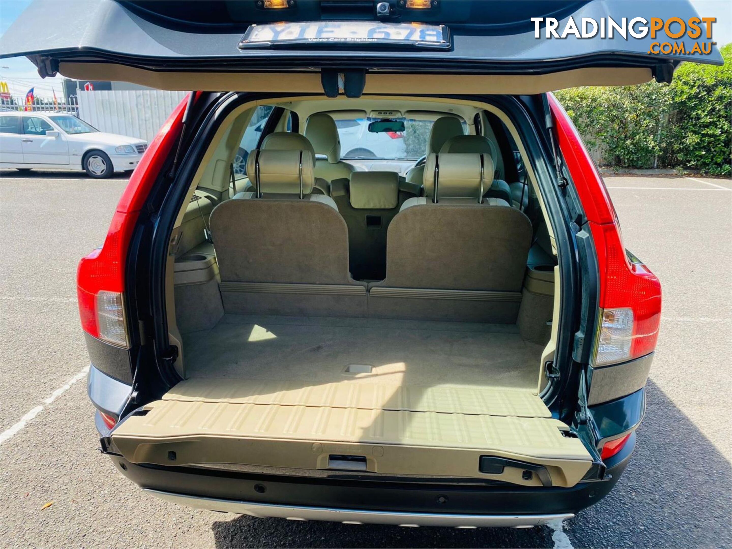 2011 VOLVO XC90 D5  4D WAGON