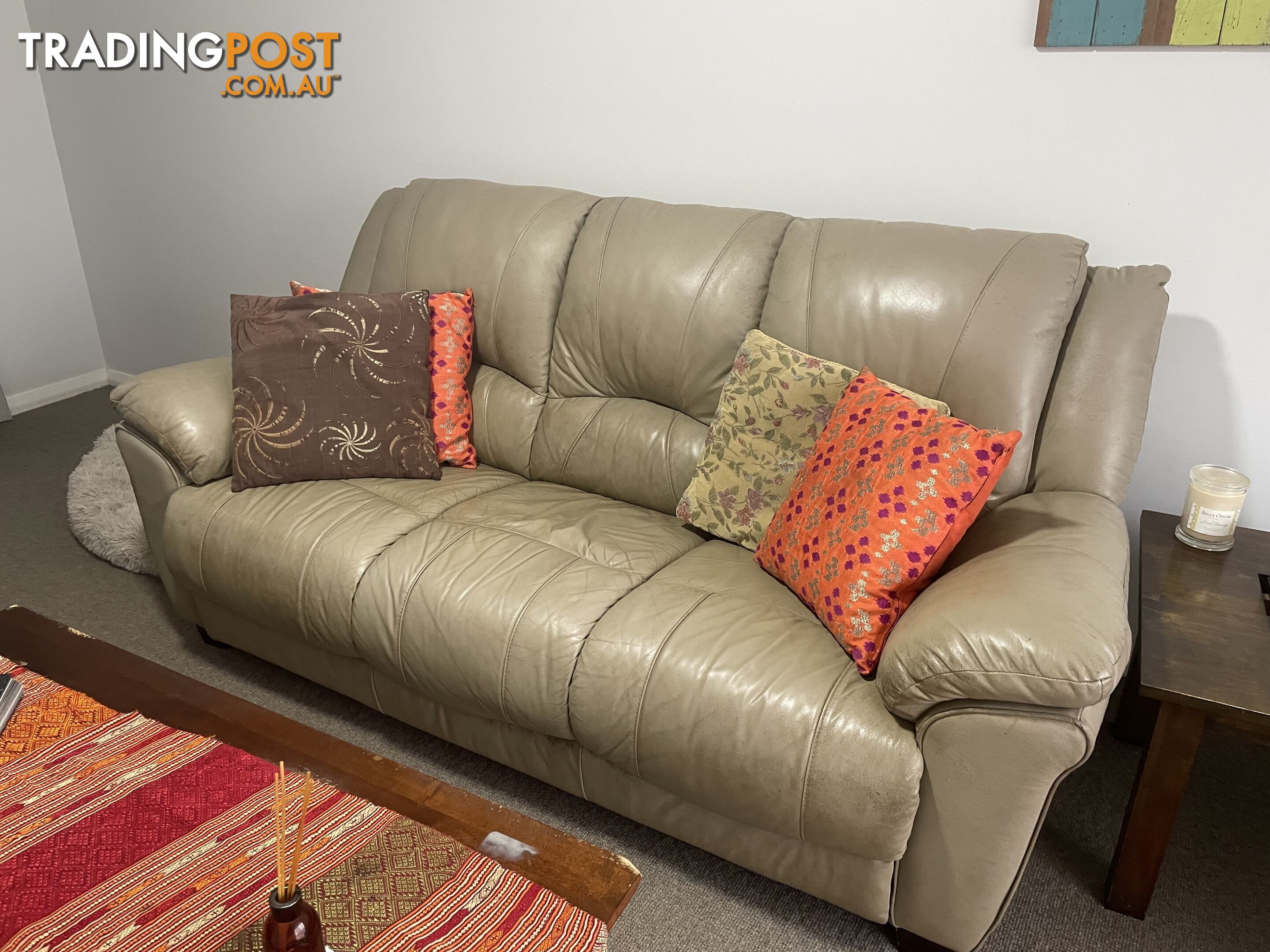 Leather 3 seater lounge & matching recliner