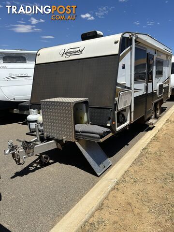 2015 VANGUARD XT CLASSIC PREMIER 19
