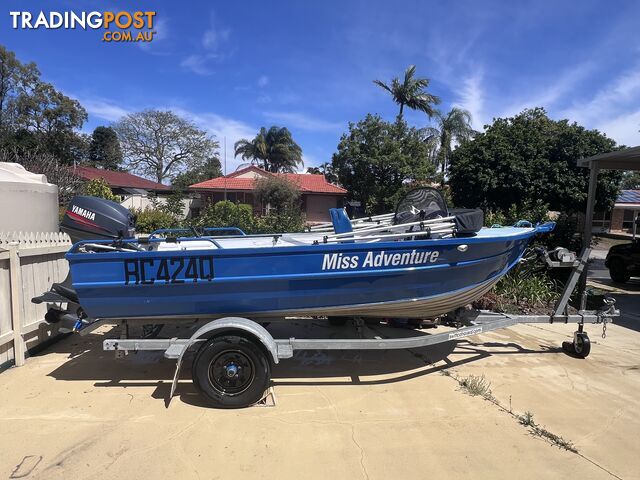 1977 Clark 4.3m dinghy + boat trailer.