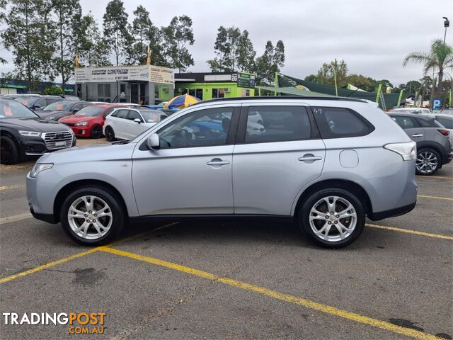 2013 MITSUBISHI OUTLANDER ES ZJMY14 WAGON - photo 4 of 29