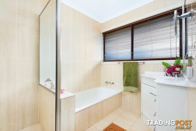 24 Flametree Street BRIDGEMAN DOWNS QLD 4035